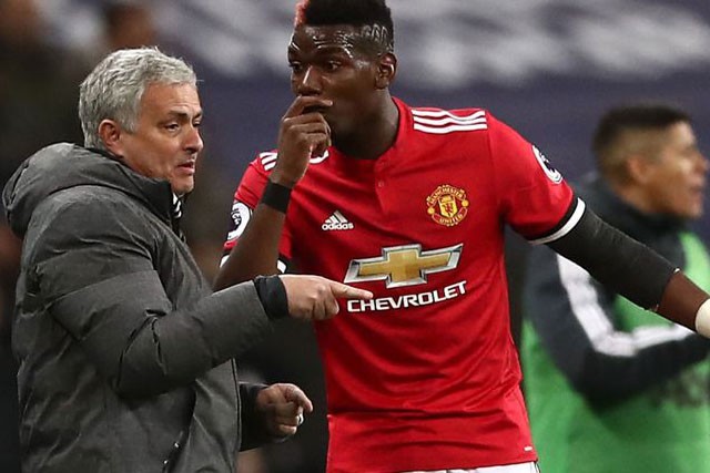 Pogba lần đầu tiết lộ về xích mích với HLV Mourinho Pogba tiết lộ từng cảm thấy áp lực khi làm việc với HLV Mourinho.