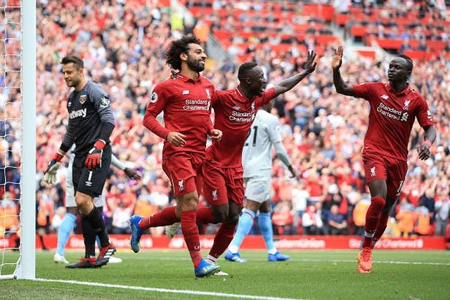 ‘Song sát’ tỏa sáng, Liverpool vùi dập West Ham Liverpool đã thi đấu hết sức thăng hoa khi hạ gục West Ham với tỷ số 4-0.