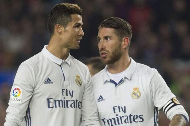 Ramos ‘sôi tiết’ với Ronaldo vì xem Juventus mới là… gia đình Ramos không hài lòng với việc Ronaldo xem trọng Juventus hơn Real.