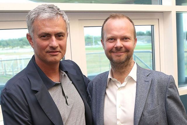Mourinho không bị M.U sa thải nhờ điều này Phó chủ tịch Ed Woodward tiết lộ việc M.U sẽ không sa thải Mourinho.