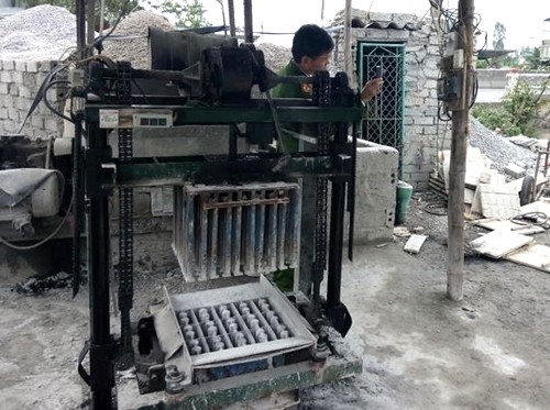 Bị cuốn vào máy trộn xi măng, người mẹ trẻ tử vong Bị cuốn vào máy trộn xi măng, người mẹ trẻ tử vong