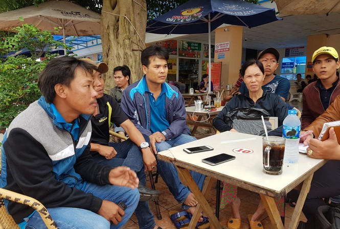 Nam thanh niên tử vong bất thường sau khi làm việc với công an Người nhà nạn nhân cung cấp thông tin cho PV. Ảnh Nhật Huy