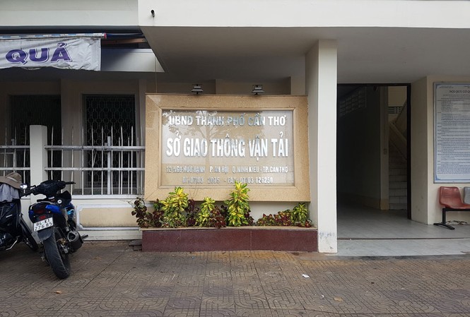 Chưa đình chỉ công tác đội trưởng TTGT bị khởi tố vì đánh bạc Sở GTVT TP. Cần Thơ tạm dừng nhiệm vụ đối với TTGT đánh bạc. Ảnh Nhật Huy