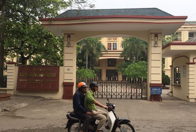 Gian lận thi cử Hòa Bình: Lộ thêm nhiều phụ huynh là quan chức Gian lận thi cử Hòa Bình: Lộ thêm nhiều phụ huynh là quan chức