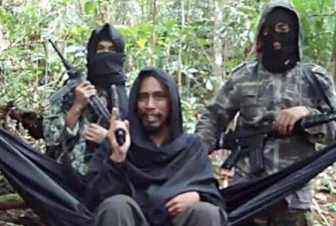 Indonesia phá tan ba âm mưu khủng bố trước ngày bầu cử Phiến quân Indonesia ngày càng trở nên nguy hiểm khi cuộc bầu cử địa phương tới gần. Ảnh minh họa