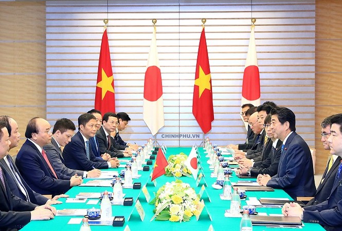 Thủ tướng Nguyễn Xuân Phúc hội đàm với Thủ tướng Shinzo Abe Thủ tướng Nguyễn Xuân Phúc hội đàm với Thủ tướng Shinzo Abe. Ảnh: VGP