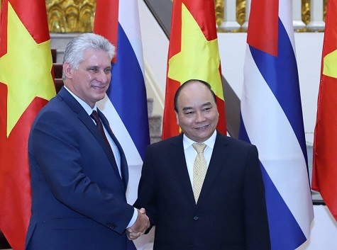 Việt Nam-Cuba nỗ lực tăng gấp đôi kim ngạch thương mại trong 4 năm tới Thủ tướng Chính phủ Nguyễn Xuân Phúc đã hội kiến với Chủ tịch Hội đồng Nhà nước và Hội đồng Bộ trưởng Miguel Mario Diaz Canel Bermudes. Ảnh: Như Ý