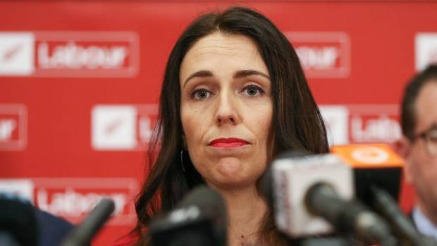 New Zealand siết chặt sở hữu súng cá nhân sau vụ xả súng đẫm máu Thủ tướng New Zealand Jacinda Ardern cho biết, chính phủ sẽ thắt chặt việc sở hữu súng cá nhân.