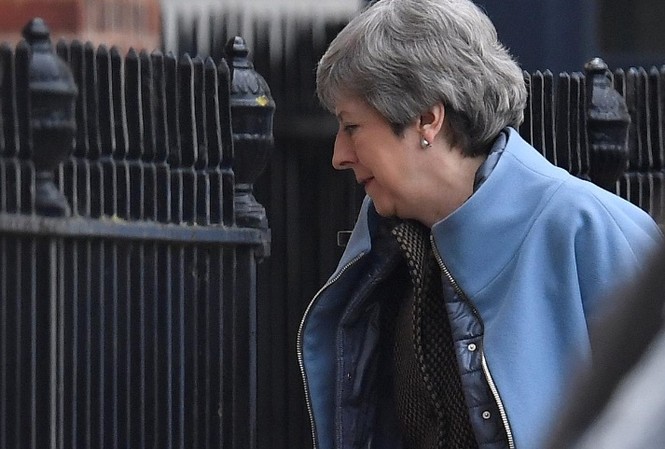 Bà May tìm kiếm kéo dài thời hạn Brexit sau kế hoạch bỏ phiếu lần 3 thất bại Bà May đang tìm kiếm việc kéo dài thời hạn Brexit càng ngắn càng tốt.