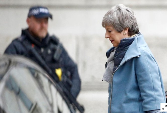 Thủ tướng Anh nỗ lực Brexit lần 3 trước nguy cơ bị lật đổ Thủ tướng Anh Theresa May đang trong giai đoạn cực kỳ khó khăn để thỏa thuận Brexit của bà được phê duyệt tại Hạ viện.