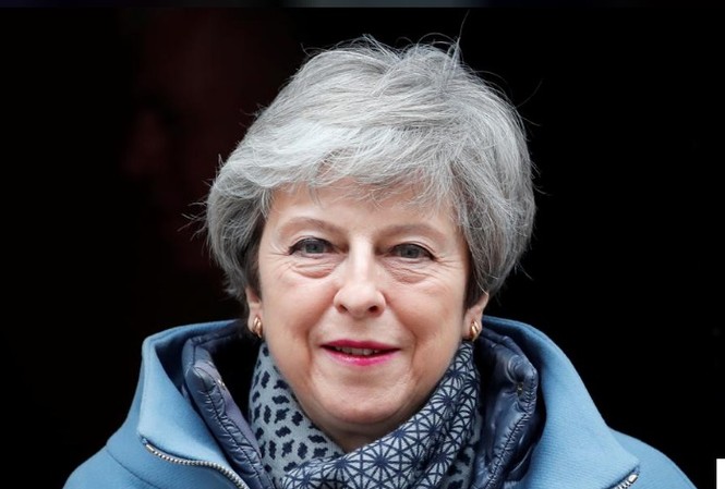 Thủ tướng Anh chấp nhận từ chức để thỏa thuận Brexit được thông qua Thủ tướng Anh Theresa May nói: "Tôi đã chuẩn bị cho việc rời bỏ công việc của mình sớm hơn dự định để làm điều gì đúng cho đất nước của tôi và cho đảng của tôi".