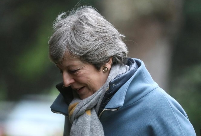 Thủ tướng Anh thuyết phục Pháp, Đức cho kéo dài thời gian Brexit Thủ tướng Anh Theresa May đi lễ nhà thờ ngày 7/4 trong bối cảnh khủng hoảng Brexit.