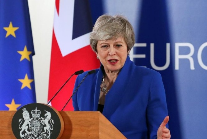 EU đồng ý cho Thủ tướng Anh hoãn Brexit đến 31/10 Thủ tướng Anh Theresa May đã thuyết phục được các lãnh đạo EU cho hoãn thời gian Brexit tại phiên họp thượng đỉnh EU ngày 10/4.