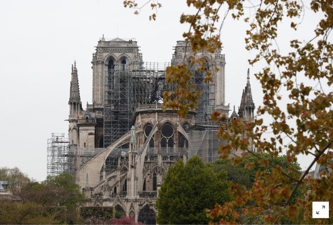 Đám cháy ở nhà thờ Đức Bà Paris đã tắt sau 8 tiếng đồng hồ Quang cảnh nhà thờ Đức Bà Parisi sau đám cháy lớn.
