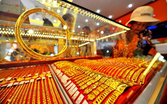Giá vàng đầu tuần bật tăng Giá vàng SJC đầu tuần bật tăng mạnh