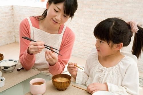 9 thói quen ăn uống bố mẹ nhất định phải dạy cho trẻ Ảnh minh họa: Internet
