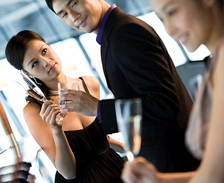 Mê 'cà phê võng', chồng bị gái trẻ đến tận nhà tố tội .... 'ăn vụng' Ảnh minh họa: Internet