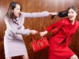 Đòn ghen tơi tả cho gái trẻ 'tự nguyện' làm bồ nhí giám đốc già Ảnh minh hoạ: Internet