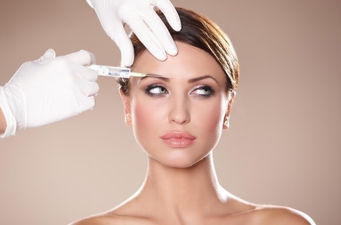 Sự thật về thuốc tiêm truyền làm trắng da chị em đang 'sốt xình xịch' Tiêm truyền trắng da chưa được giới y học khuyến cáo sử dụng. Ảnh minh hoạ: Internet