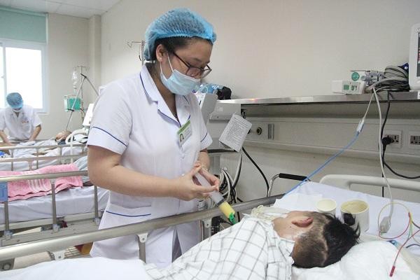‘Mùa’ viêm não Nhật Bản, bác sĩ chỉ dấu hiệu bệnh các mẹ hay nhầm lẫn Nhiều phụ huynh nhầm lẫn biểu hiện ban đầu của bệnh khiến trẻ ngày càng nặng hơn. Ảnh: BV cung cấp