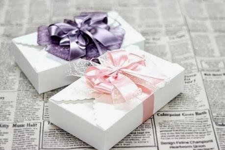 Sếp nhờ mua quà xịn rồi toàn 'quên' trả tiền, thư ký trẻ cạn ví không dám đòi Sếp nhờ mua quà xịn rồi toàn 'quên' trả tiền, thư ký trẻ cạn ví không dám đòi