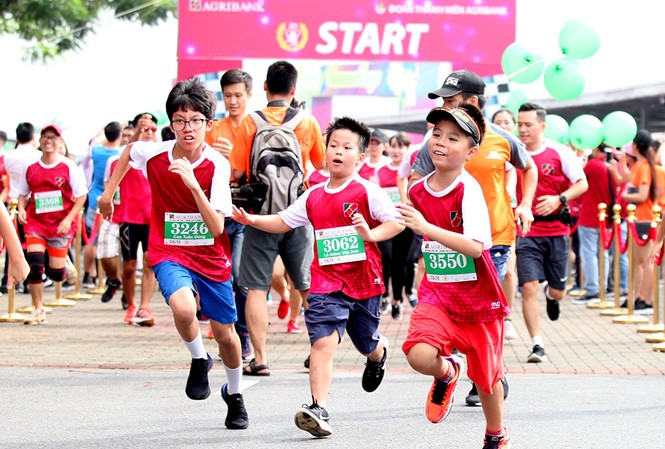 Giải chạy Marathon gây quỹ từ thiện của Đoàn Thanh niên Agribank Giải chạy Marathon gây quỹ từ thiện của Đoàn Thanh niên Agribank