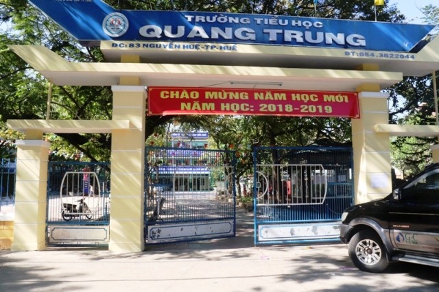 Trường ‘tắm biển sau khai giảng’ bị buộc trả hàng trăm triệu đồng Trường Tiểu học Quang Trung - Huế.