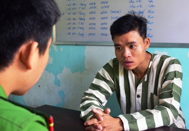 Bắt tại trận gã trai làng gây liên tiếp 17 vụ trộm "Siêu trộm" Trần Duy Tùng tại cơ quan công an