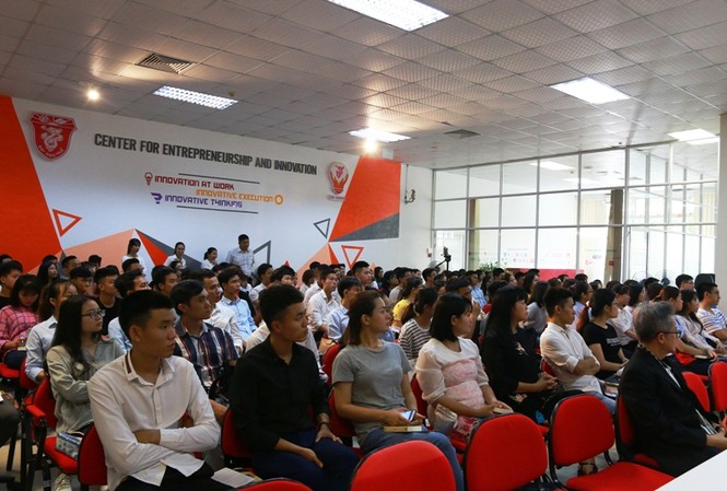 Sinh viên Huế hào hứng với 'Hành trình từ trái tim' Sinh viên Huế hào hứng với "Hành trình từ trái tim"