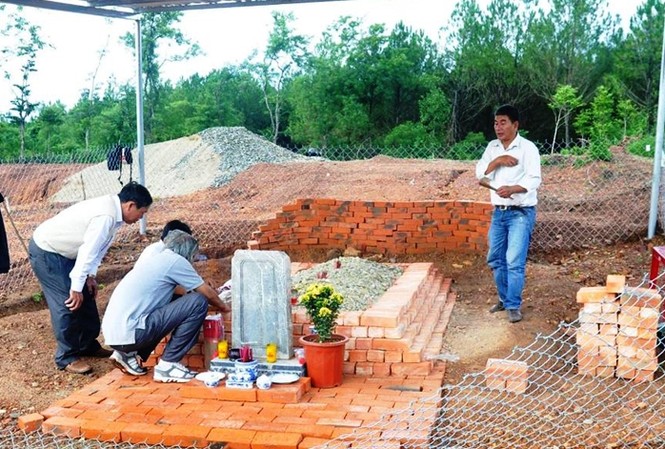 Lăng mộ vợ vua Tự Đức bị san ủi sẽ được xử lý thế nào? Chính quyền tỉnh TT-Huế sắp đưa ra quyết định cuối cùng di dời hay giữ nguyên lăng mộ bà Tài nhân họ Lê, vợ vua Tự Đức