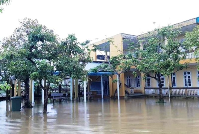 Một người thiệt mạng, hơn 2.600 nghỉ học do áp thấp nhiệt đới tại TT-Huế Đã có người chết, hơn 2.600 học sinh tại TT-Huế nghỉ học do ảnh hưởng áp thấp nhiệt đới và mưa lớn
