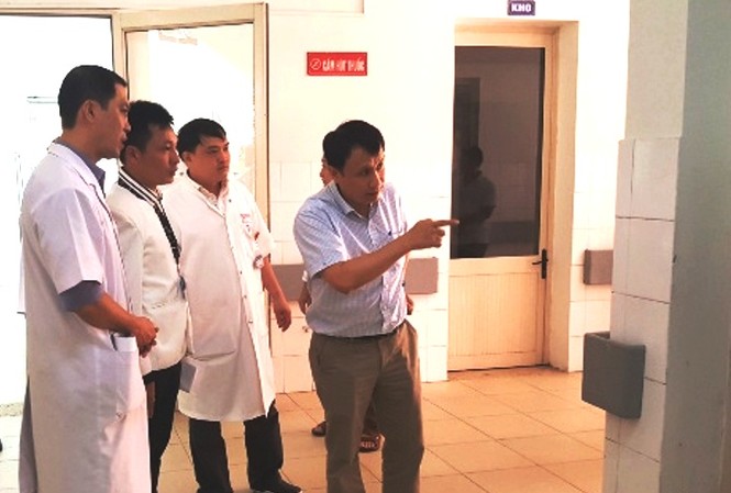 Huế cảnh giác cao với dịch virus corona Kiểm tra công tác ứng phó dịch virus corona tại Bệnh viện Trung ương Huế (ảnh Văn Minh)