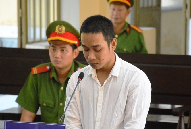 Người đàn ông tẩm xăng đốt vợ vì bị nhắc khi nhậu Bị cáo Lưu Văn Tiên