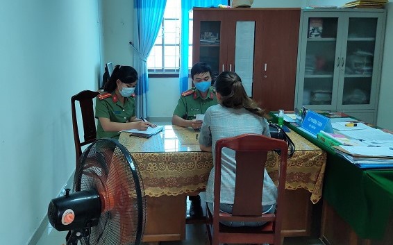 5 người bị phạt gần 60 triệu đồng do đăng thông tin sai sự thật về dịch Covid-19 Triệu tập cá nhân đăng thông tin sai sự thật trên mạng xã hội