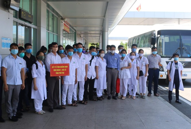 38 y, bác sĩ Phú Thọ hỗ trợ Quảng Nam chống dịch 38 y, bác sỹ Phú Thọ tình nguyện đến hỗ trợ chống dịch COVID-19 ở Quảng Nam. Ảnh C.T