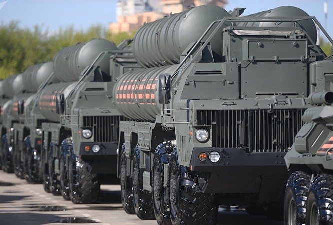 Ấn Độ quyết mua S-400 bất chấp lệnh trừng phạt của Mỹ Hệ thống phòng thủ S-400 của Nga