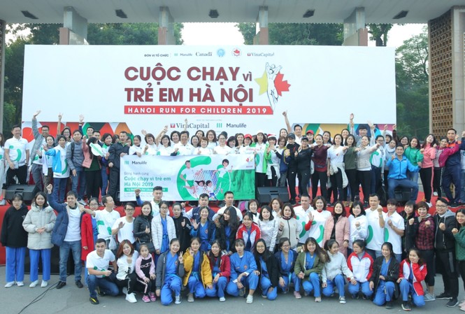Manulife Việt Nam cùng hàng ngàn người chạy bộ vì trẻ em Hà Nội 2019 Đông đảo nhân viên và đại lý Manulife Việt Nam có mặt tại sự kiện Chạy vì trẻ em Hà Nội.