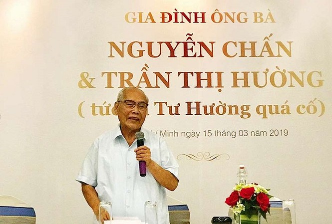 Sóng gió không ngớt ở Ngân hàng Nam Á và gia đình cố 'đại gia' Tư Hường Ông Nguyễn Chấn tại cuộc họp báo.