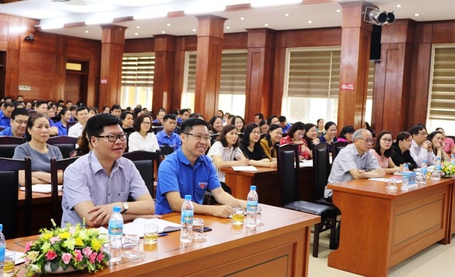 Tuổi trẻ Cao Bằng học tập và làm theo lời Bác Hội nghị trực tuyến triển khai chuyên đề học tập và làm theo tư tưởng đạo đức, phong cách Hồ Chí Minh năm 2019 cho cán bộ Đoàn chuyên trách, Bí thư, phó Bí thư Đoàn cơ sở và giáo viên Tổng phụ trách Đội trên địa bàn toàn tỉnH Cao Bằng