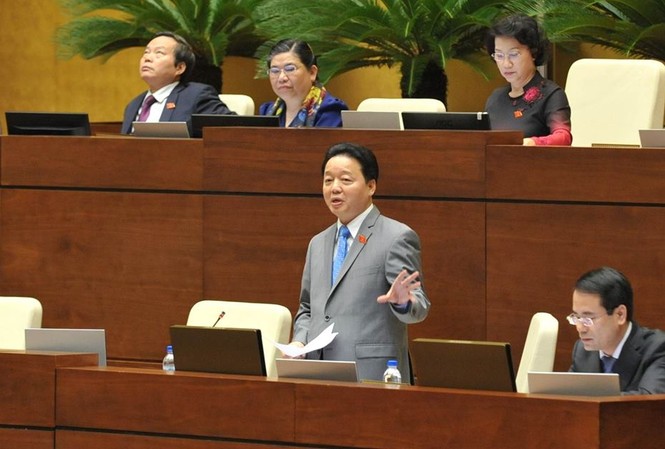 Bộ trưởng Môi trường: 'Biển miền Trung đã an toàn' Bộ trưởng Trần Hồng Hà. Ảnh Như Ý