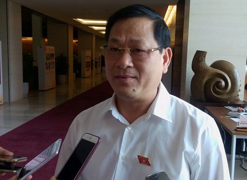 'Bỏ hộ khẩu, dân các tỉnh đổ về thành phố vẫn kiểm soát được' ĐBQH Nguyễn Hữu Cầu