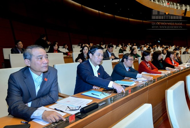 Không quy định nợ tự vay, tự trả của DNNN vào nợ công Quốc hội thông qua Luật Quản lý nợ công