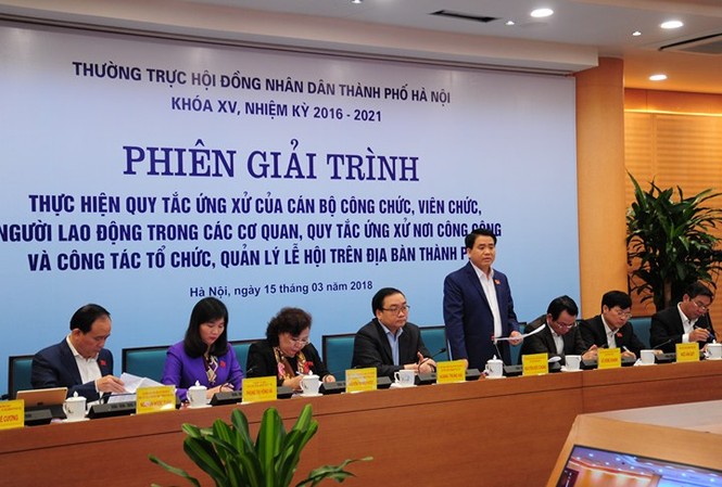Chủ tịch Hà Nội: Cấp sở, quận chuyển biến, cấp phường còn nhũng nhiễu Chủ tịch Hà Nội Nguyễn Đức Chung phát biểu tại phiên giải trình. Ảnh VT