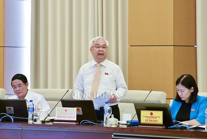 Hai luồng ý kiến về kỳ thi tốt nghiệp THPT Chủ nhiệm Uỷ ban Văn hóa Giáo dục Thanh niên Thiếu niên và Nhi đồng Phan Thanh Bình