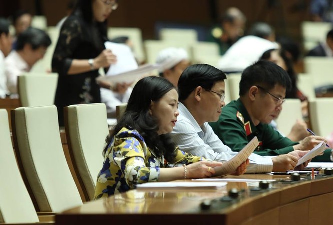 Chưa bổ sung quy định xử lý tài sản không rõ nguồn gốc Chưa bổ sung quy định xử lý tài sản tăng thêm giải trình không hợp lý vào Luật PCTN sửa đổi. Ảnh Như Ý