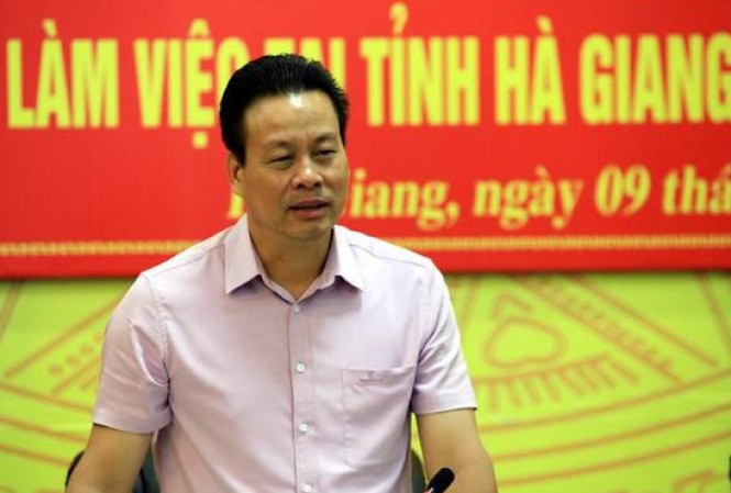 Kỷ luật Chủ tịch, Phó chủ tịch tỉnh Hà Giang trong vụ gian lận điểm thi Khiển trách ông Nguyễn Văn Sơn, Chủ tịch UBND tỉnh Hà Giang nhiệm kỳ 2016-2021