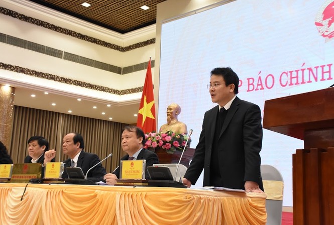 Khi nào áp dụng gói hỗ trợ cho các ngành chịu rủi ro từ dịch corona? Theo lãnh đạo Bộ KH&ĐT, các gói hỗ trợ cũng là những phương án cần tính đến, tuy nhiên còn tùy thuộc vào một số yếu tố như nguồn lực. Ảnh Mạnh Thắng