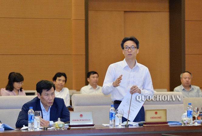 Covid-19 diễn biến phức tạp, ĐBQH chuyên trách họp trực tuyến Phó Thủ tướng Vũ Đức Đam sẽ báo cáo Ủy ban Thường vụ Quốc hội về công tác phòng, chống dịch bệnh.