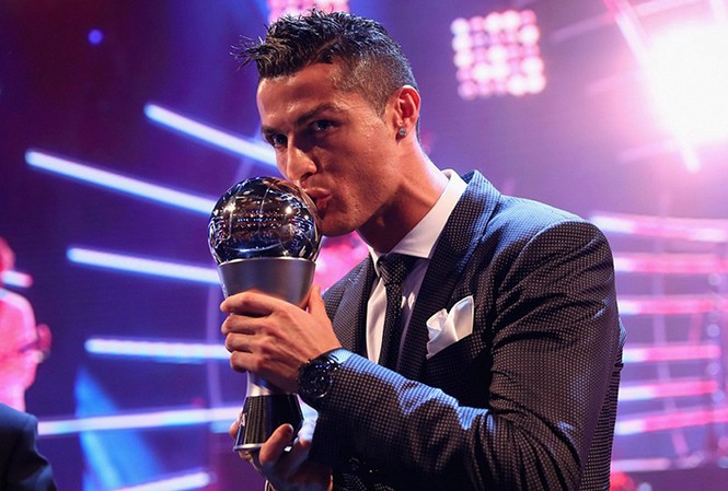 Giành giải Cầu thủ hay nhất FIFA, Ronaldo nói gì? Giành giải Cầu thủ hay nhất FIFA, Ronaldo nói gì?
