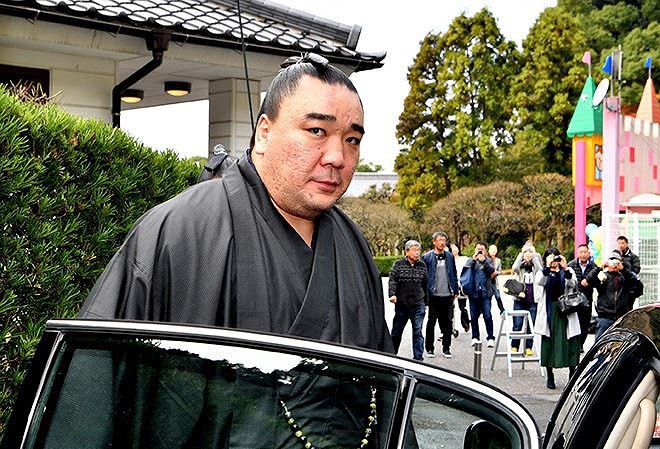 Huyền thoại Sumo Nhật Bản đánh đàn em nhập viện Harumafuji Kohe.